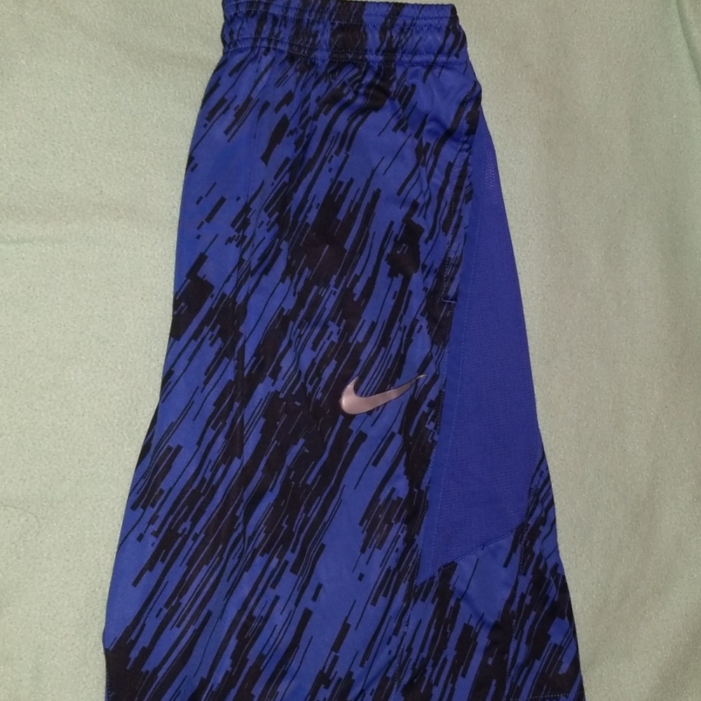 Boys Nike Dri Fit Shorts size large